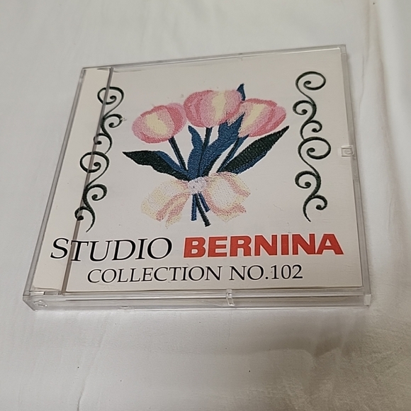 Studio Bernina Bernette Collection No. 102 Embroidery Card. UNTESTED - Picture 1 of 11
